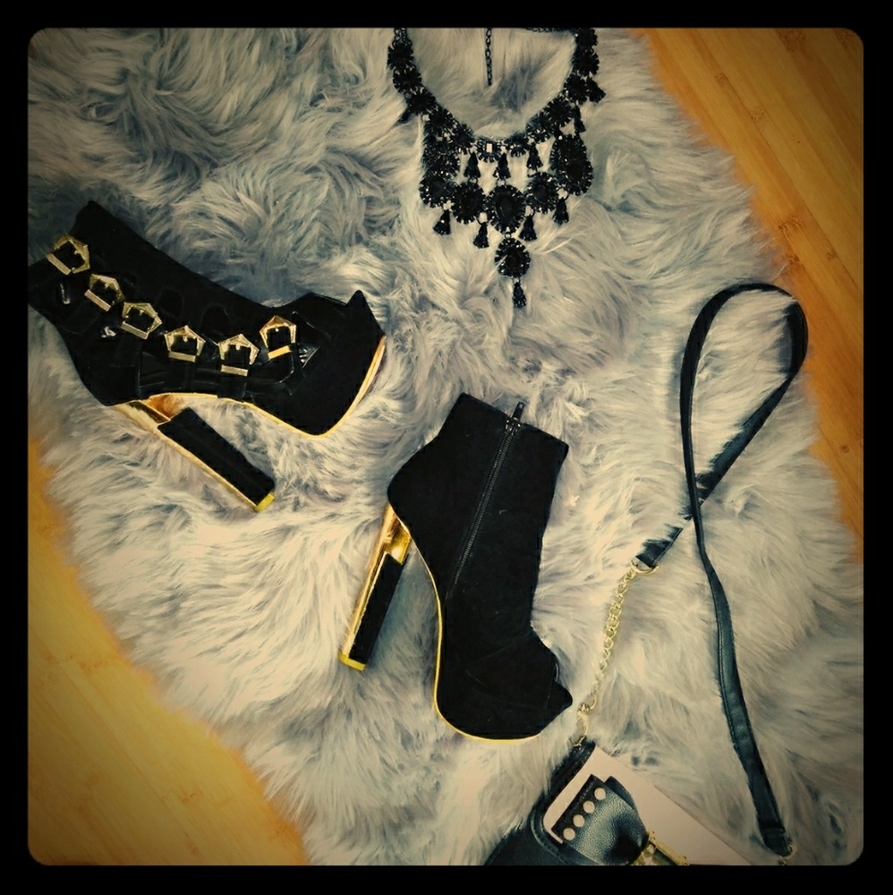 Black High Heels size 9